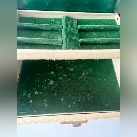 MELE vintage mid-century cream and gold fleur de lis jewelry box - Picture 12 of 12